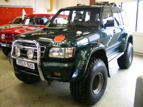 Isuzu Trooper: 8 фото