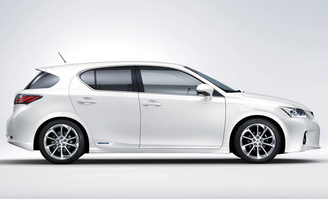 Lexus CT 200h: 7 фото