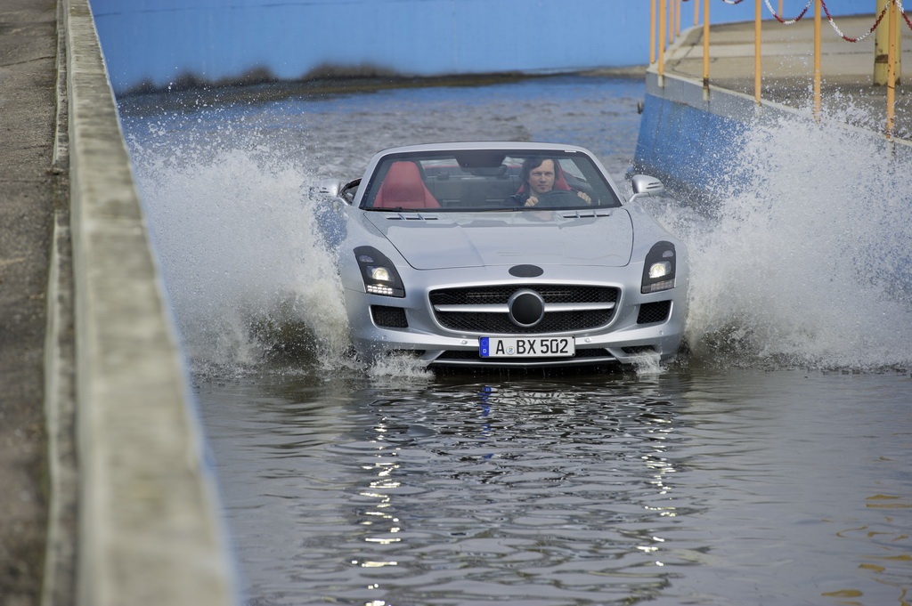 Mercedes SLS AMG Roadster: 11 фото