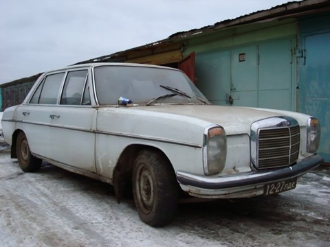 Mercedes W114: 3 фото