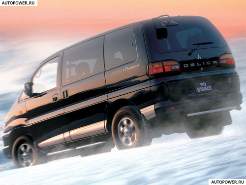 Mitsubishi Delica IV: 11 фото