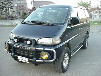 Mitsubishi Delica: 10 фото