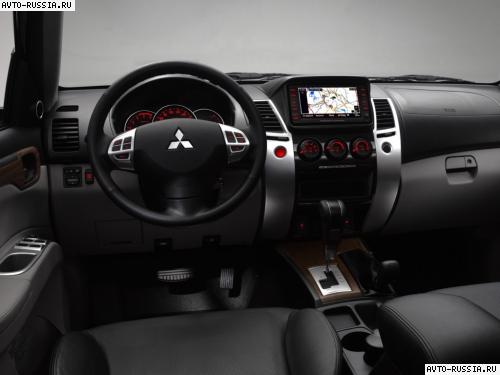 Mitsubishi Pajero Sport: 3 фото