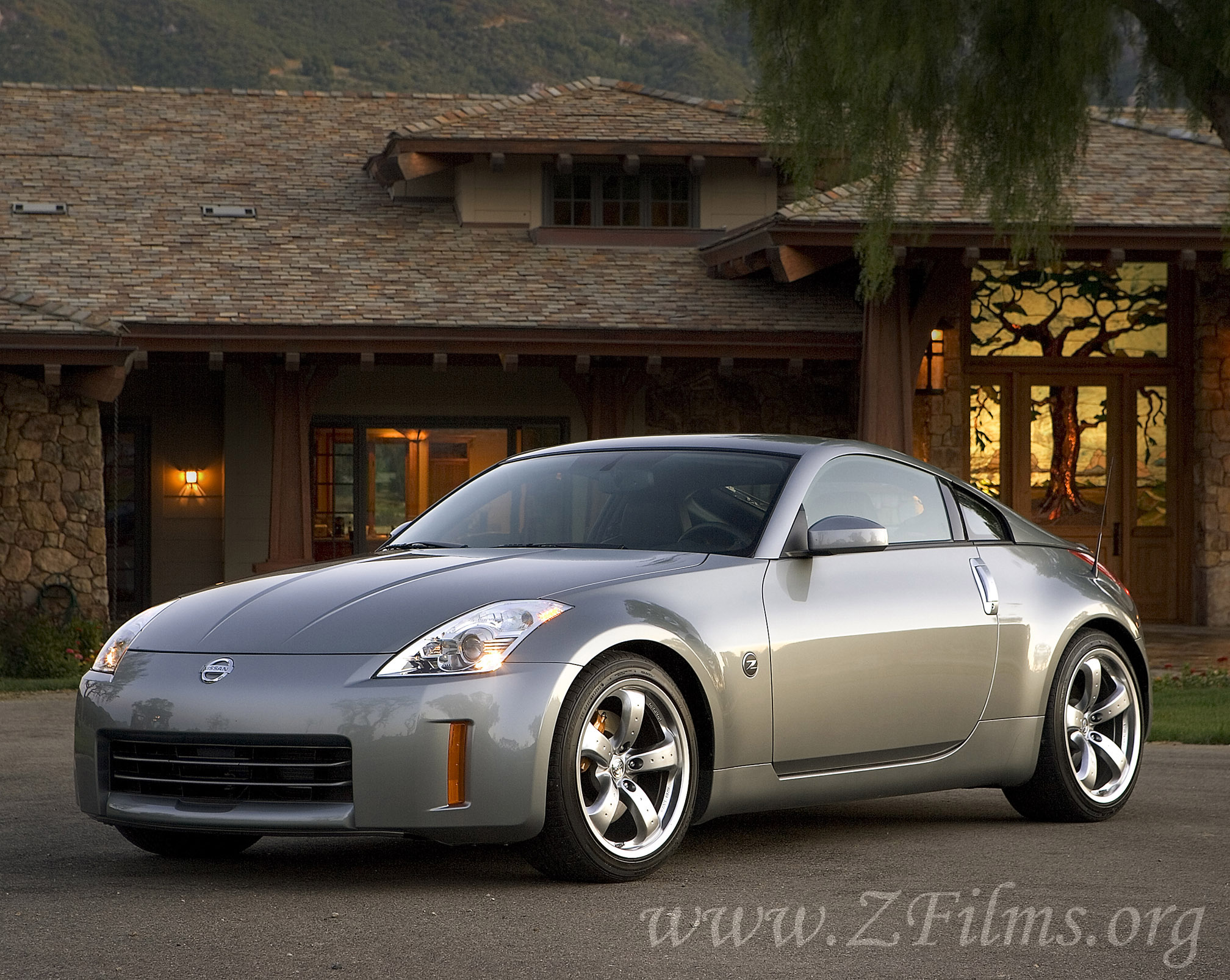 Nissan 350Z: 10 фото