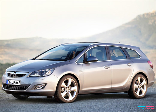 Opel Astra Sports Tourer: 9 фото