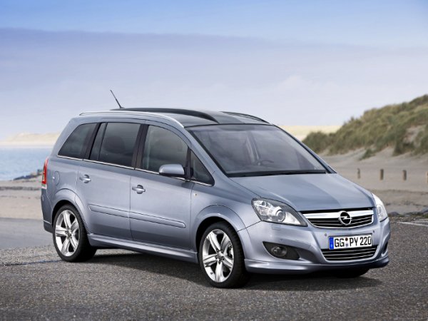 Opel Zafira B: 7 фото