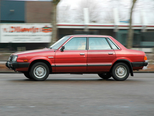 Subaru Leone: 8 фото