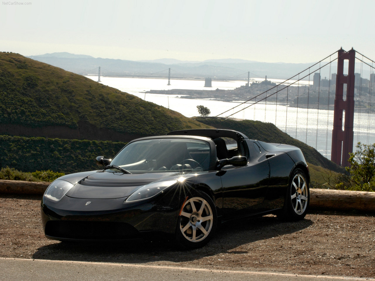 Tesla Roadster: 4 фото