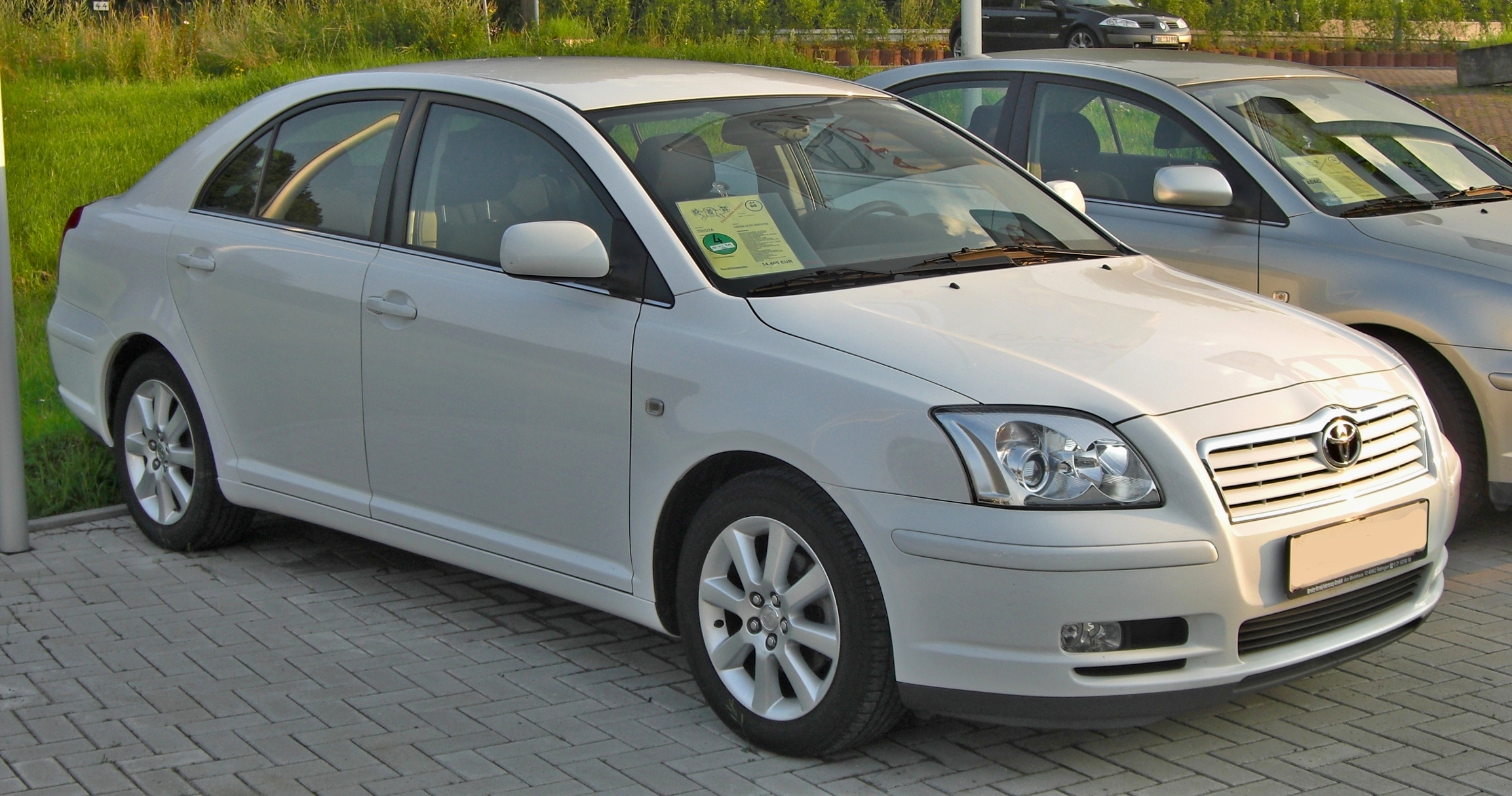 Toyota Avensis II: 4 фото