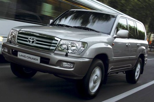 Toyota Land Cruiser 100: 11 фото