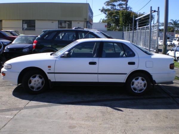 Toyota Vienta: 8 фото