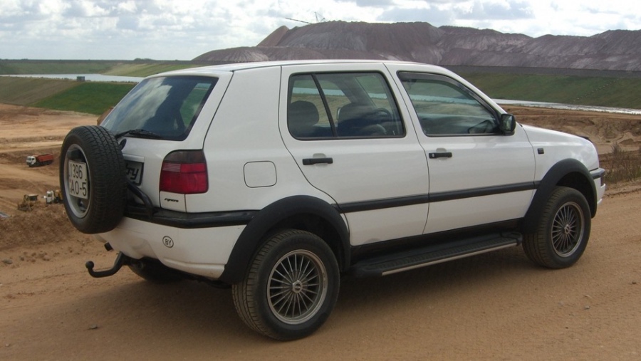 Volkswagen golf country: 3 фото