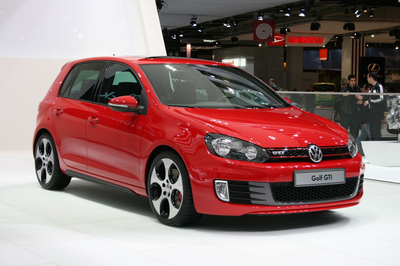 Volkswagen Golf GTI: 12 фото