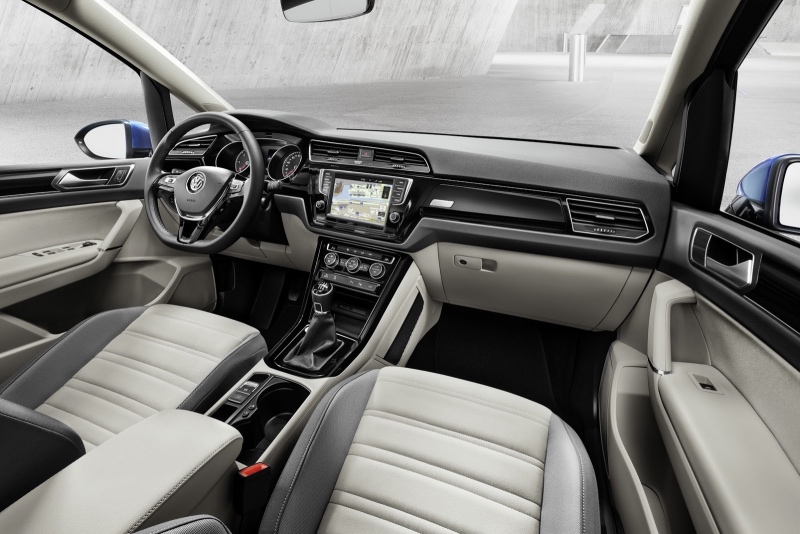 Volkswagen Touran 2016: 1 фото